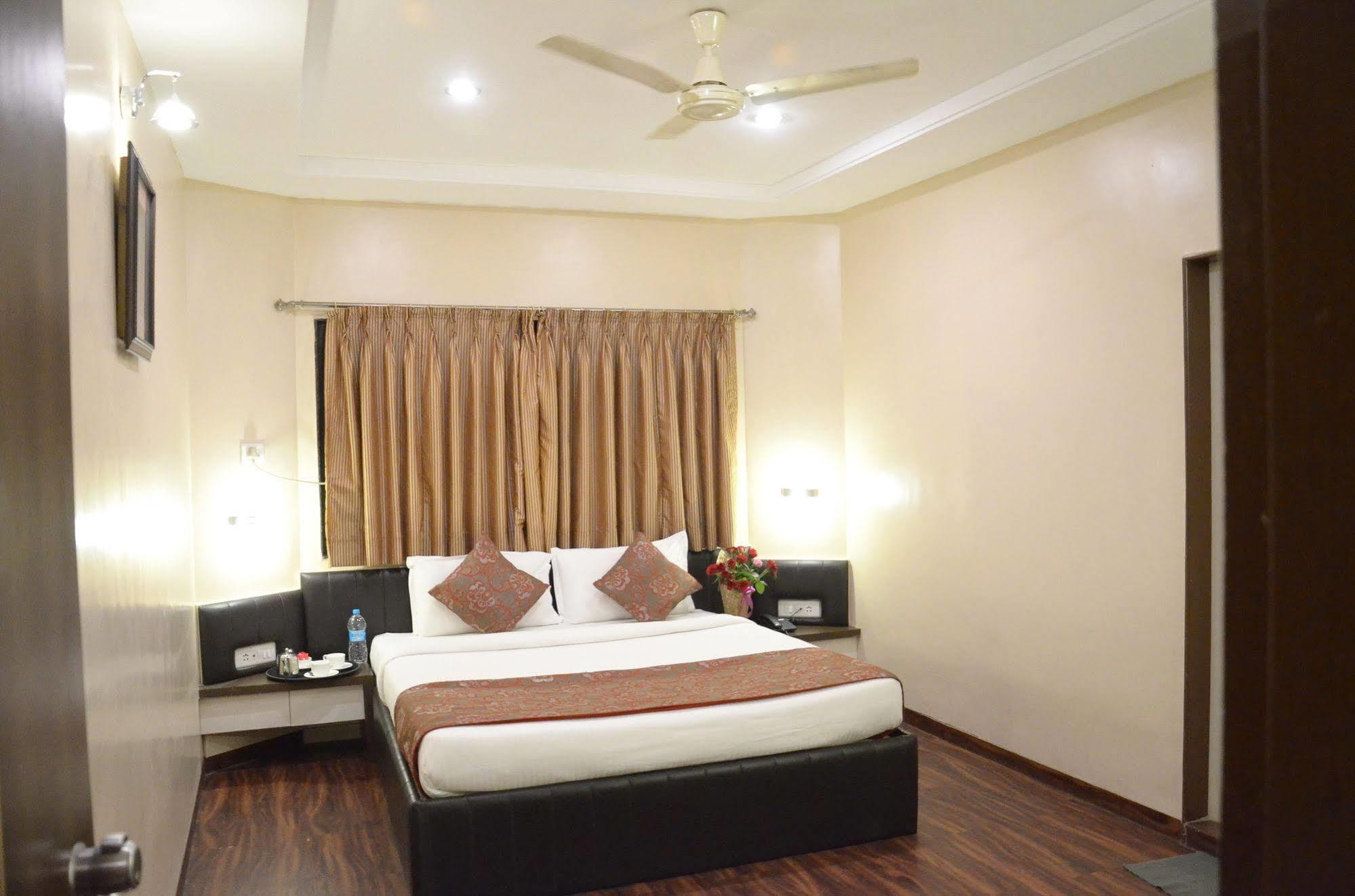 Hotel Vijay Residency Aurangabad  Eksteriør bilde